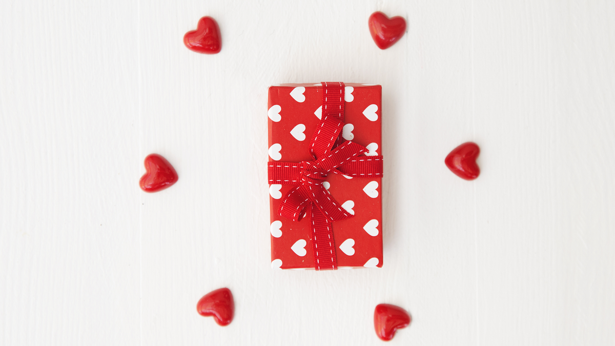 10 ide hadiah teknologi romantis untuk Hari Valentine