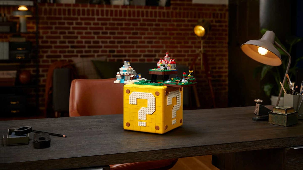LEGO Mendorong empat level ‘Super Mario 64’ ke dalam blok tanda tanya seukuran aslinya