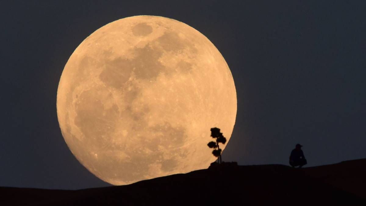 Tempat melihat online dan mengambil foto dengan ponsel ke Luna Eclipse Partial 2019 1