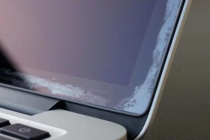 Apple Ia mengenali masalah distorsi pada MacBook Air dengan Retina 1