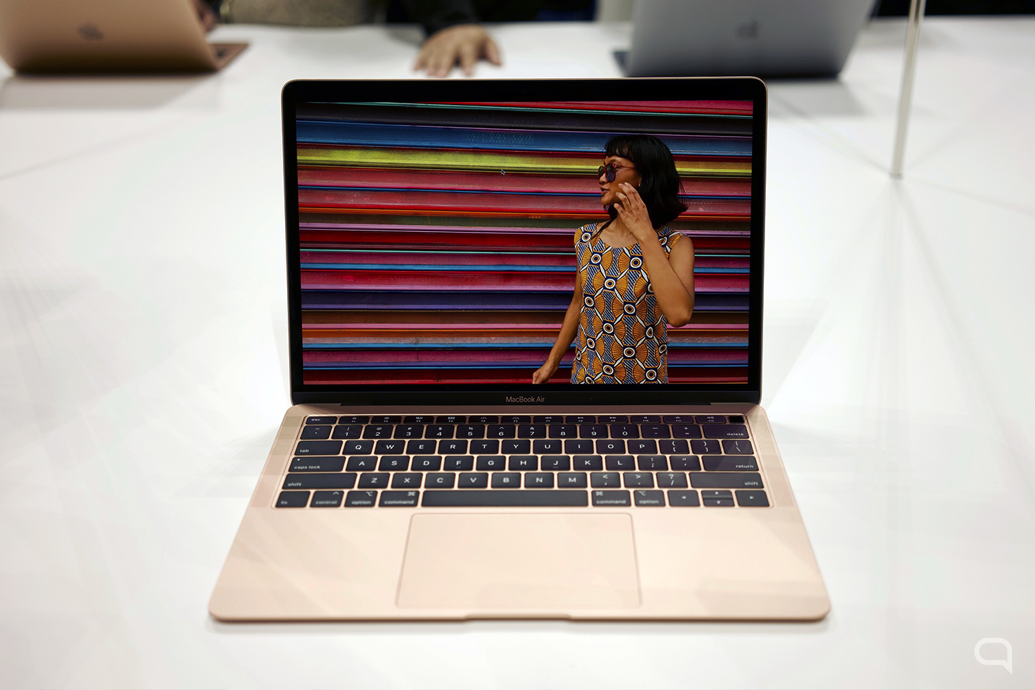 Apple akan meluncurkan MacBook baru dengan koneksi 5G 1