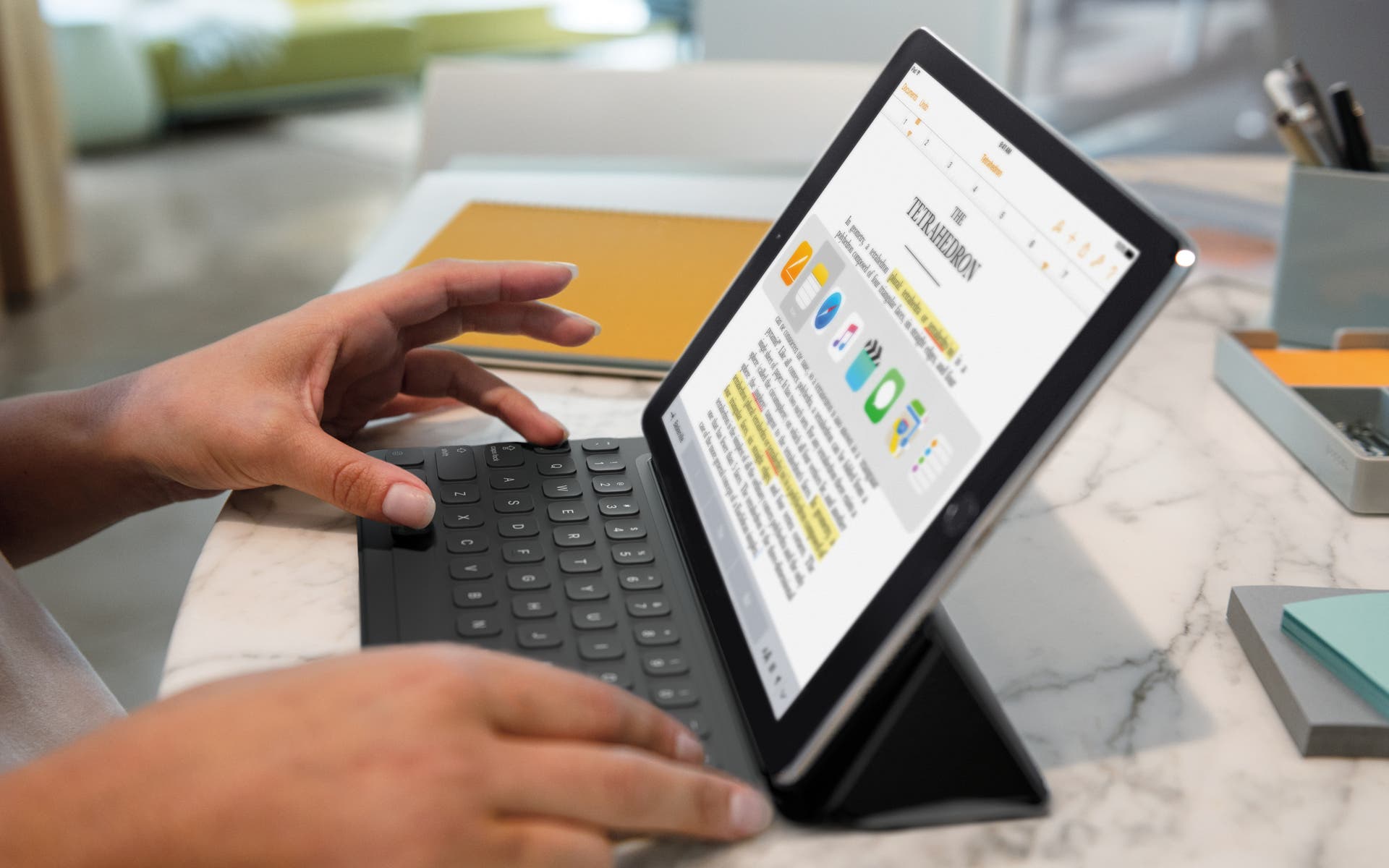 Apple meluncurkan keyboard untuk iPad dengan trackpad 1