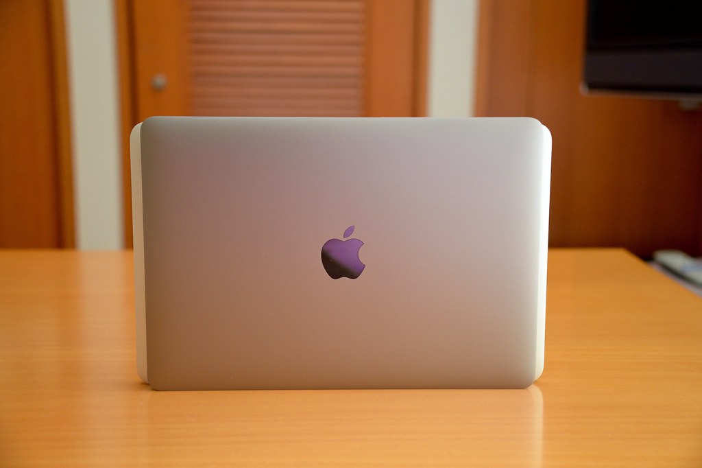 Apple mengucapkan selamat tinggal pada MacBook 12-inci dan bisa menyiapkan model 16 ” 1