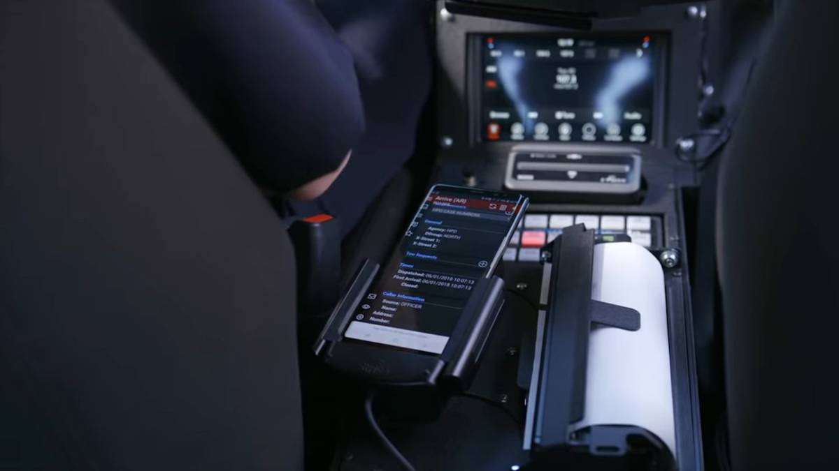 Ponsel cerdas sebagai komputer di mobil polisi? Mereka sudah diuji 1