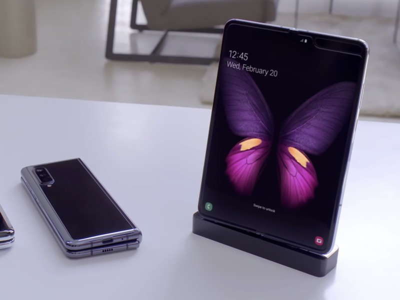 Menurut Bloomberg, desain ulang Samsung Galaxy Fold        selesai dan siap ... 1