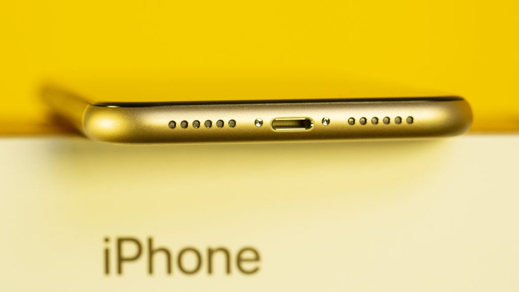 Jangan berharap iPhone 2019 memiliki port USB-C