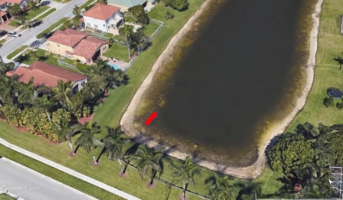 Bilen hittades i sjön genom Google Earth