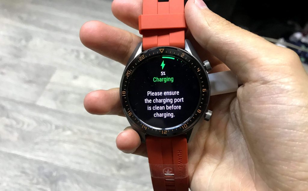 Tampak jam tangan pintar Huawei Watch GT 1