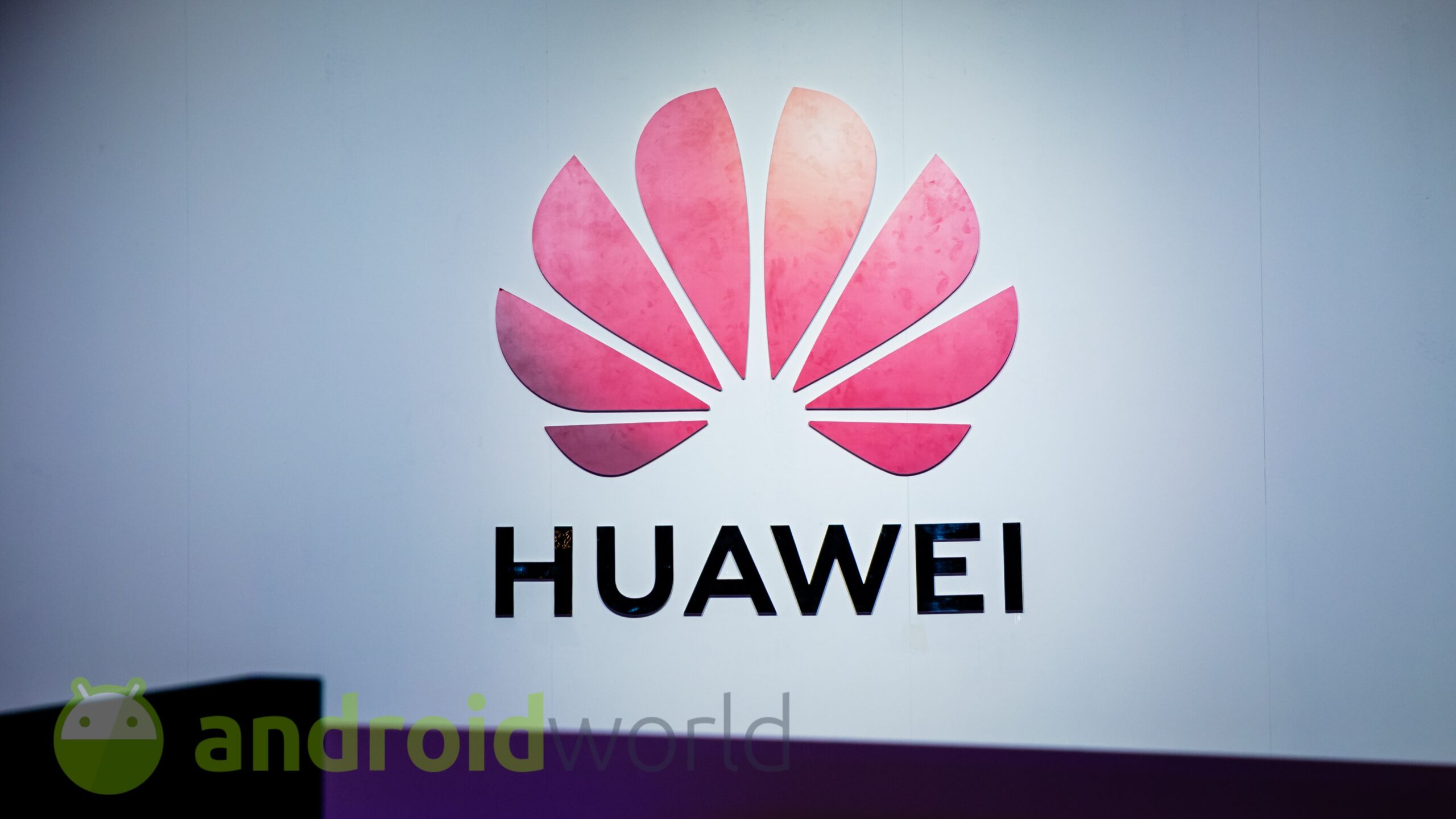 Huawei telah mendaftarkan merek P300, P400 dan P500: apa yang dimasak? (Foto) 1