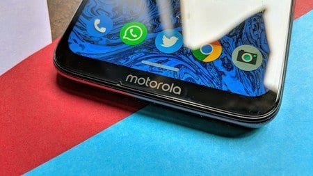 Motorola G8 dalam perjalanan dengan sistem mekanis 1