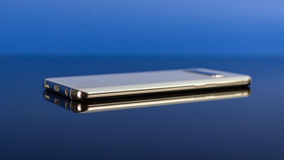 Samsung Galaxy S10: Kara Cuma'dan dari 200 £ tasarruf edin 1