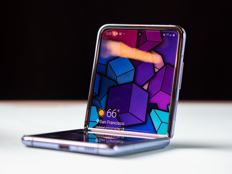 Samsung Galaxy Z Flip review: lipatan yang aneh dan indah 1