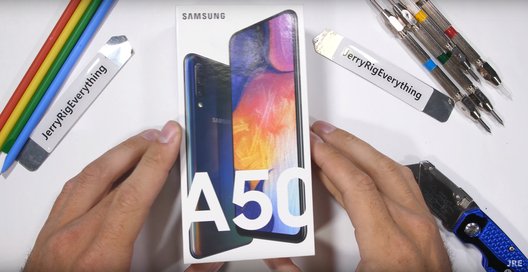 Detta Samsung A50 Galaxy hållbarhetstest visar dess förmåga att överleva