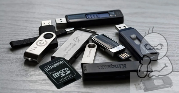 Periksa status kartu memori dan drive USB