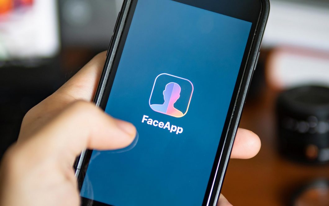 FaceApp Pro: Den här applikationen finns inte, detta är bedrägeri 1