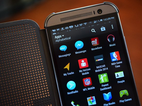 Ulasan Smartphone Android HTC One (M8) 3