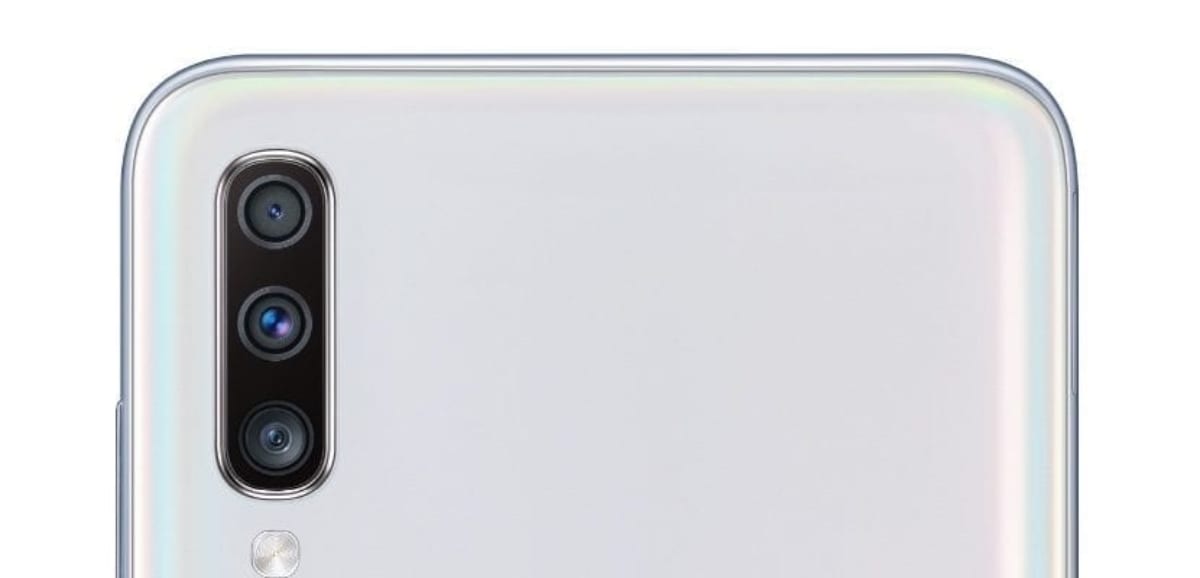 Samsung Galaxy A70 menerima kamera malam dari Galaxy S10 dalam pembaruan barunya