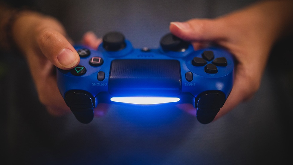 Playstation UK telah mengungkapkan nama asli tombol DualShock "X"