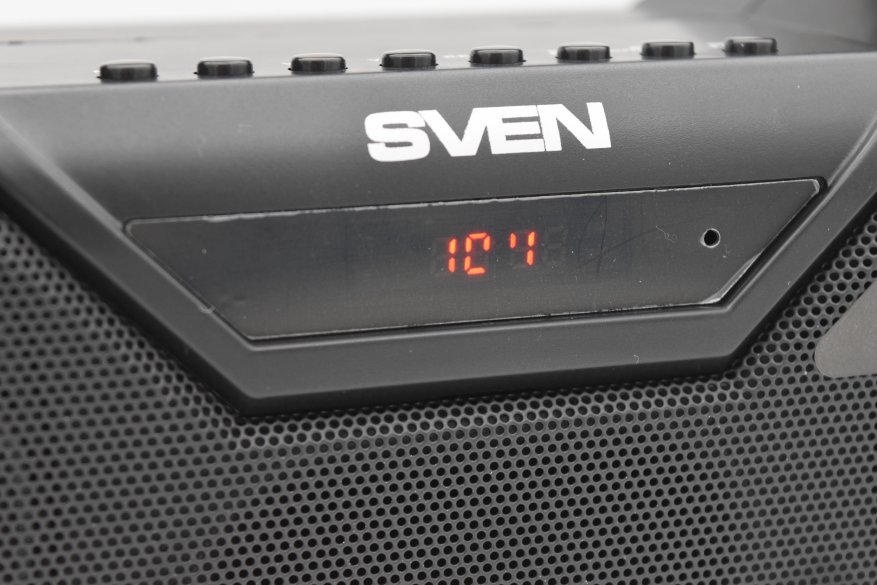 Sven PS-410: speaker Bluetooth brutal dengan radio FM bawaan 5