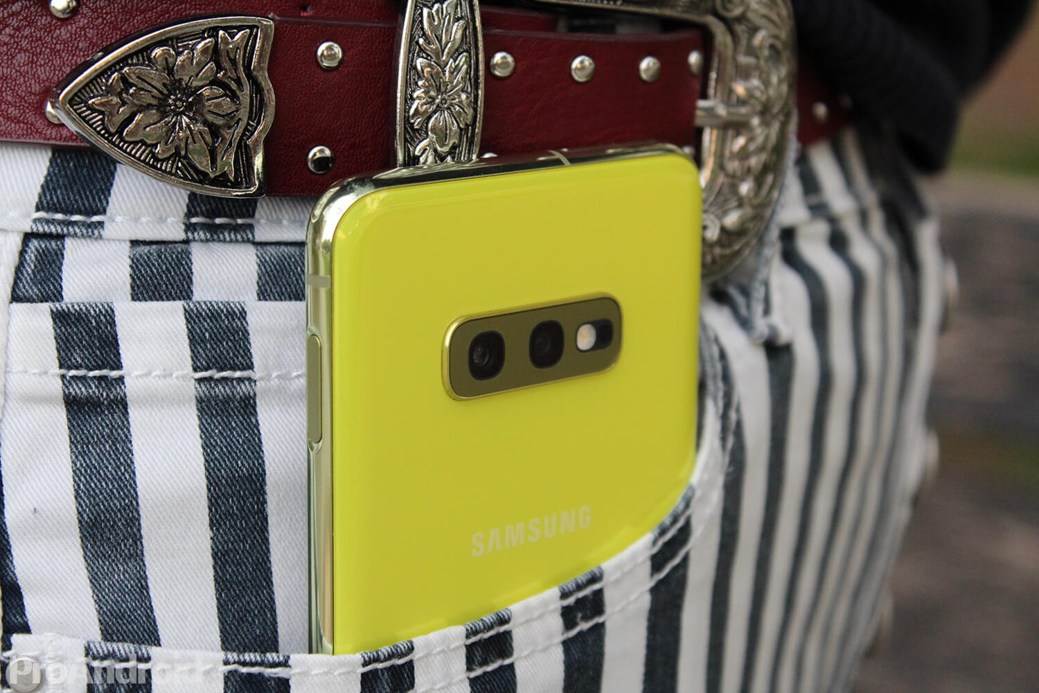 Analysera Samsung Galaxy S10e, granska med funktioner och åsikter 12