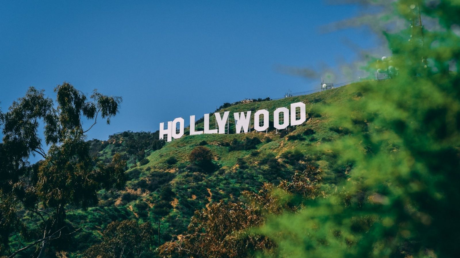 Apa yang Salah dengan Peretasan Hollywood?