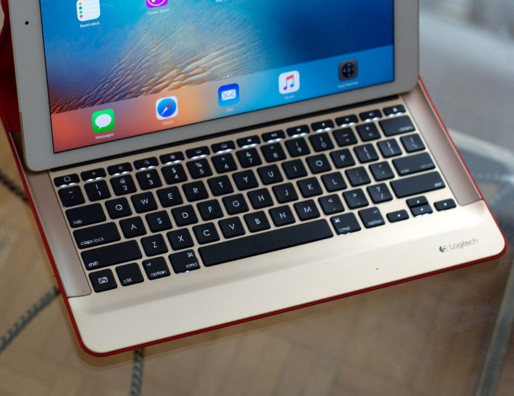 Logitech CREATE Case dan Keyboard untuk iPad Pro