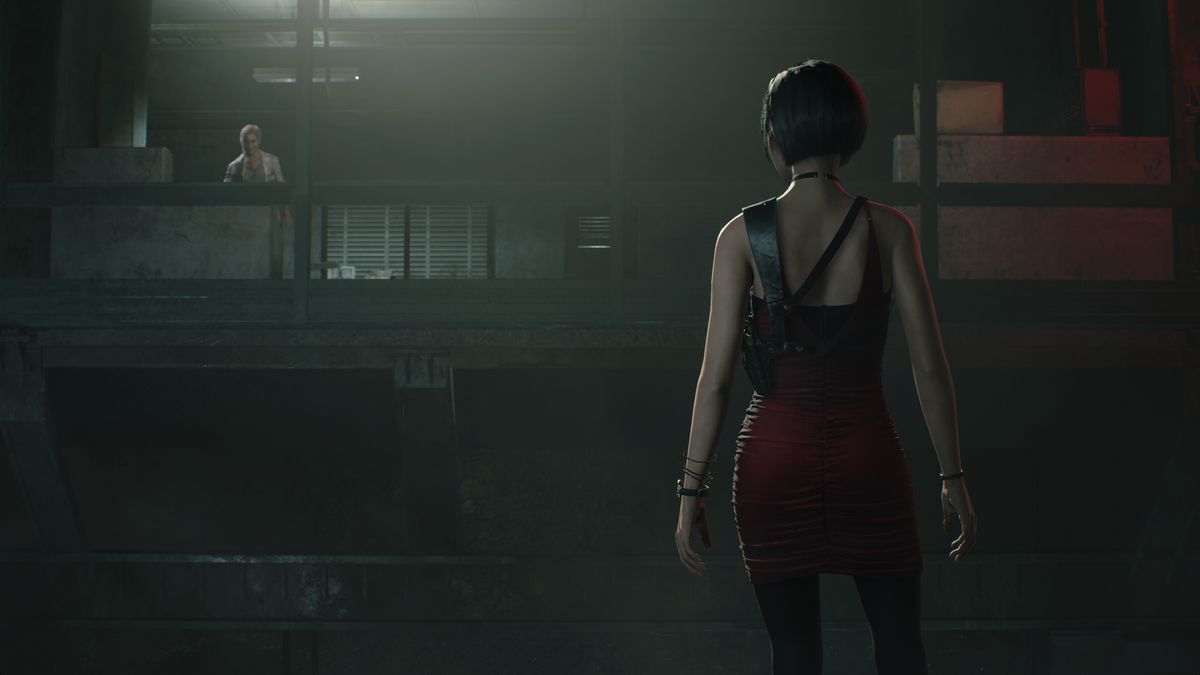 Ada Wong menghadapi Annette di fasilitas bawah tanah dalam tangkapan layar dari pembuatan ulang Resident Evil 2.