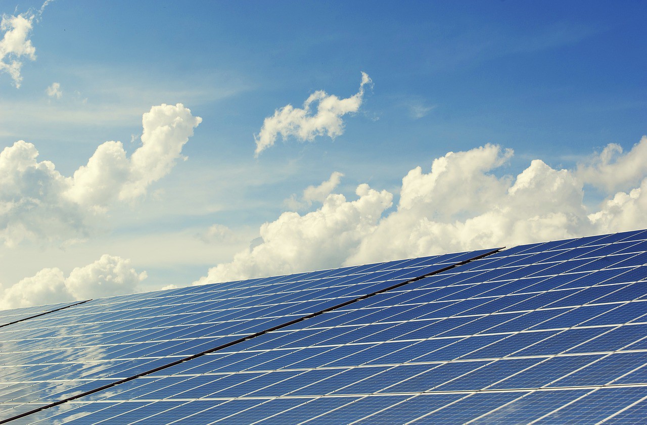 Belgia akan membangun parkir mobil surya terbesar: itu menghasilkan 20.000 MWh energi setiap tahun