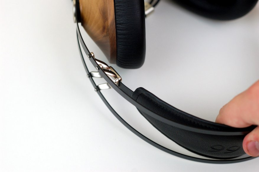 Meze 99 Classics Walnut: headphone ukuran penuh yang chic 19