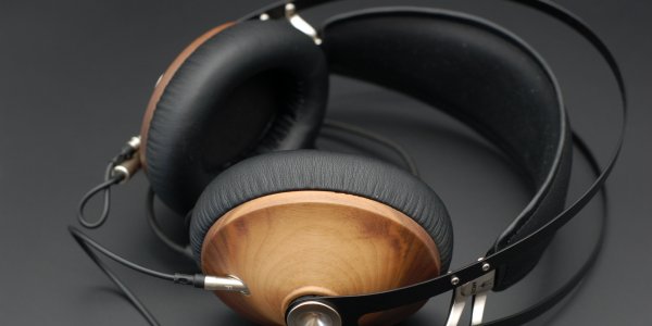Meze 99 Classics Walnut: headphone ukuran penuh yang chic