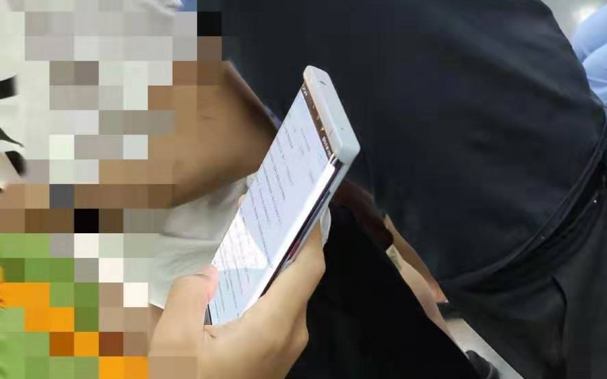 PHOTO: Apakah Huawei Mate 30 Pro ini? Ini memiliki tampilan "air terjun"