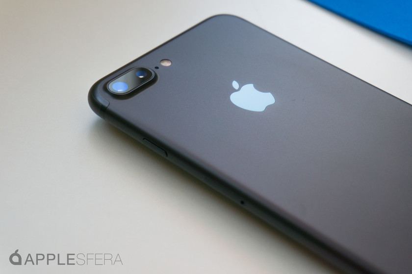 Corephotonics telah mengecam Apple untuk kamera dual iPhone