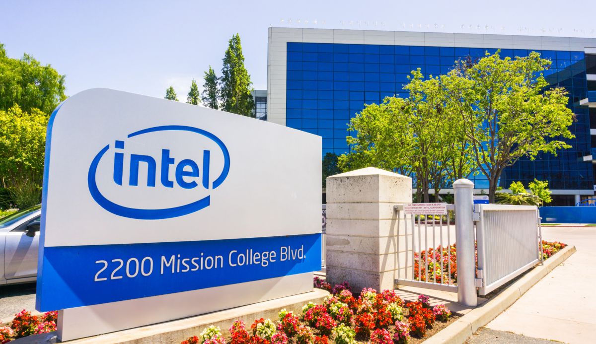 Intel mengungkapkan chip AI pertama