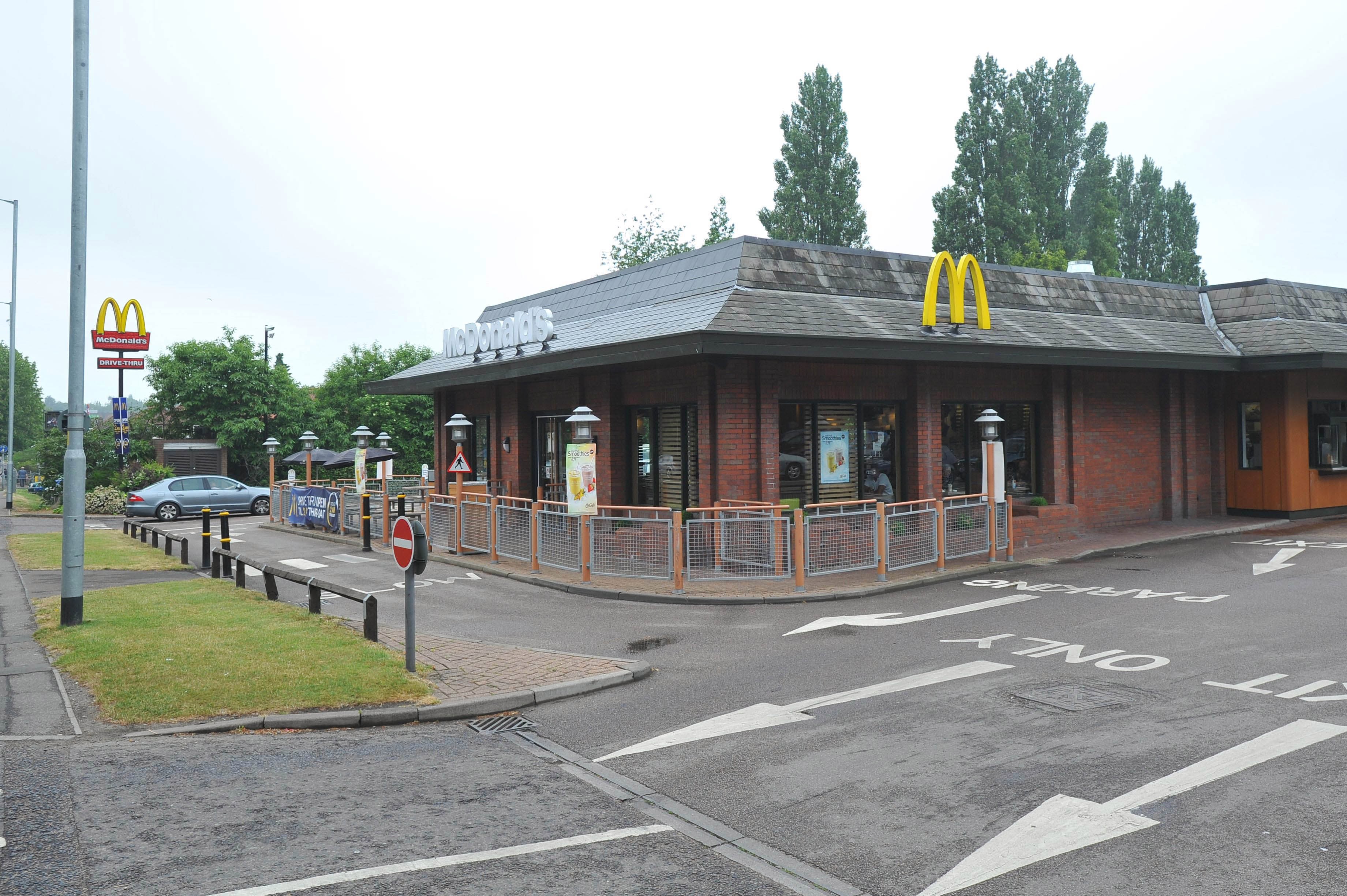  Seorang anak berusia 21 tahun dinyatakan bersalah karena memasang kamera toilet di McDonald's tempat ia bekerja di Suffolk