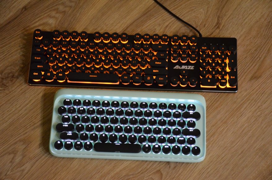 Keyboard bluetooth backlit mekanis antik 17
