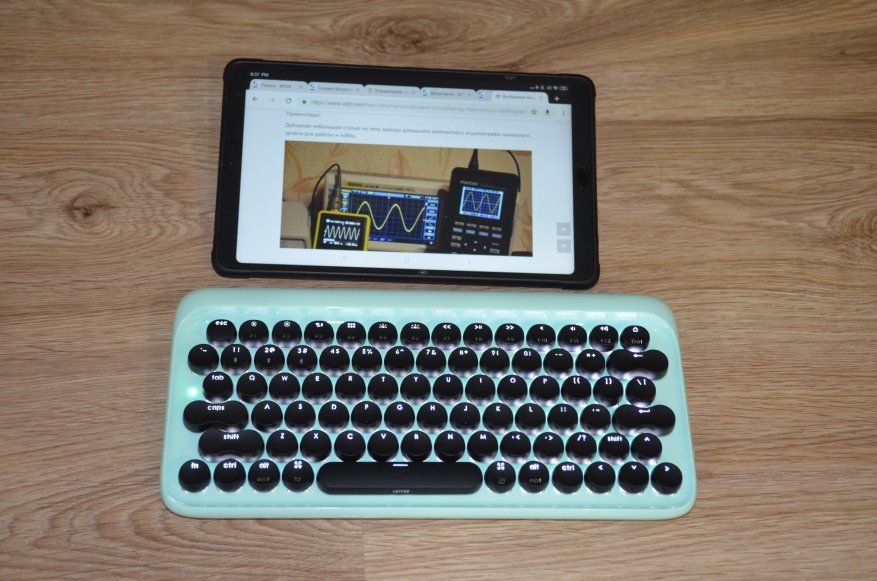 Keyboard bluetooth backlit mekanis antik 25