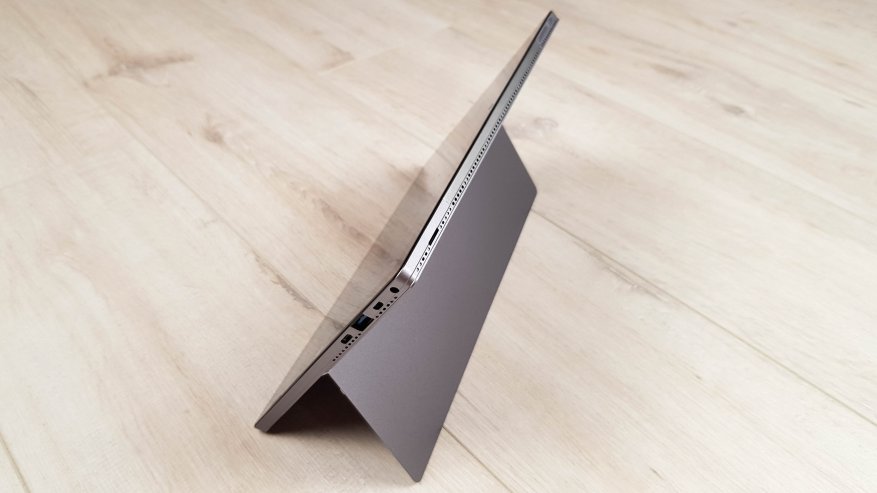 Teclast X4: ulasan tentang PC tablet yang kuat di Danau Gemini dengan keyboard plug-in, 8 GB RAM dan SSD 12