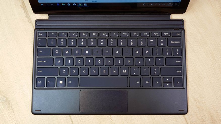 Teclast X4: ulasan tentang PC tablet yang kuat di Danau Gemini dengan keyboard plug-in, 8 GB RAM dan SSD 19