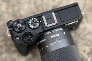 Canon EOS M6 II kommer med en ny sensor på 32,5MP, 4K-video och 30 fps 3-kapacitet
