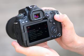 Canon EOS 90D: 32MP DSLR-fläktar har 4K och 11fps 9 videoskott