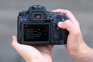 Canon EOS 90D: 32MP DSLR-fläktar har 4K och 11fps 8 videoskott