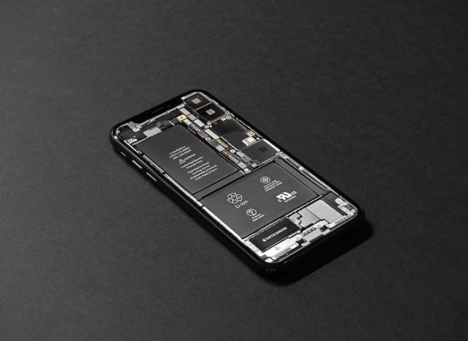Apple akan menawarkan iPhone "ramah hacker" baru 2
