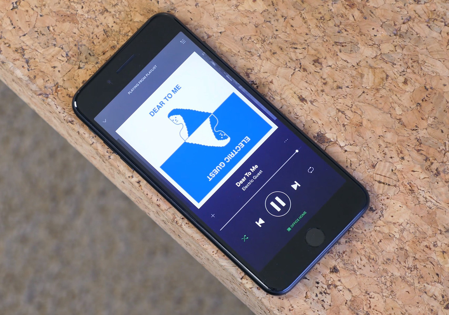Apple dan Spotify dilaporkan dalam pembicaraan untuk mengaktifkan pemutaran Spotify menggunakan Siri