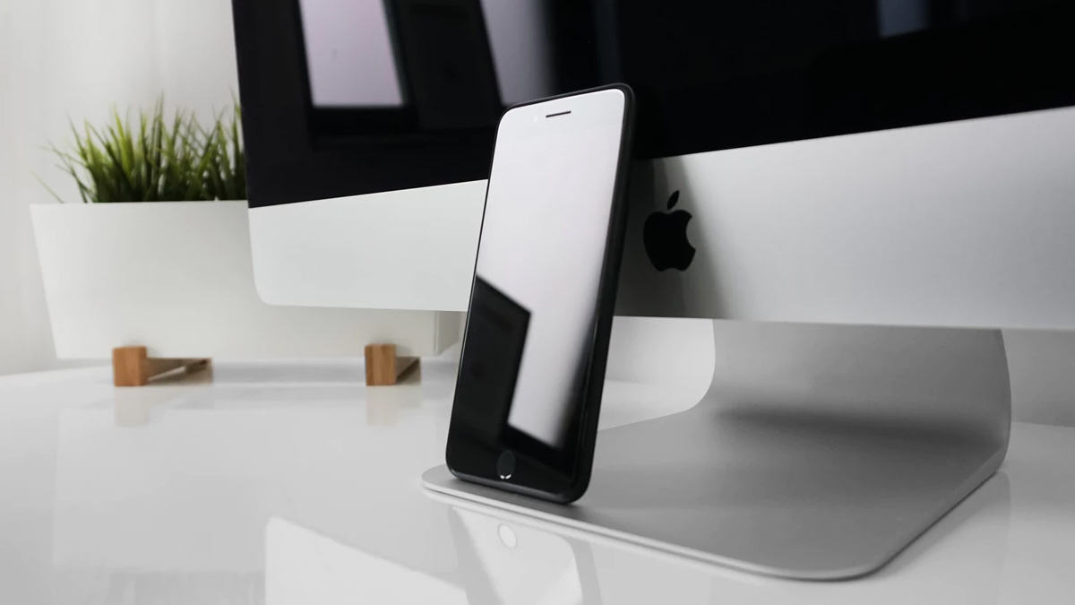 Apple menawarkan peneliti keamanan hingga $ 1 juta untuk mendeteksi kekurangan di iPhone 1
