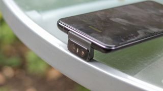Asus Zenfone 6 - flip array kamera ganda