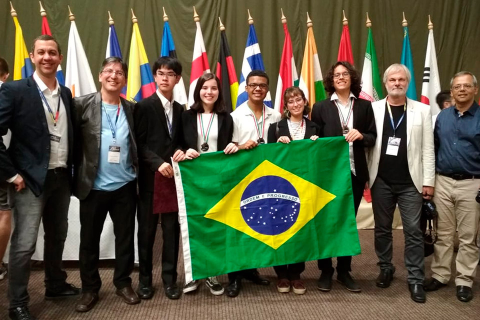 Brasil memenangkan 3 perunggu di Olimpiade Astrofisika Internasional