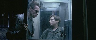 Furlong dan Arnold Schwarzenegger di Terminator: The Last Judgment (Sumber: IMDB)