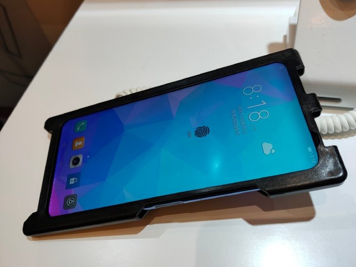 Huawei memamerkan teknologi sidik jari layar LCD pertama