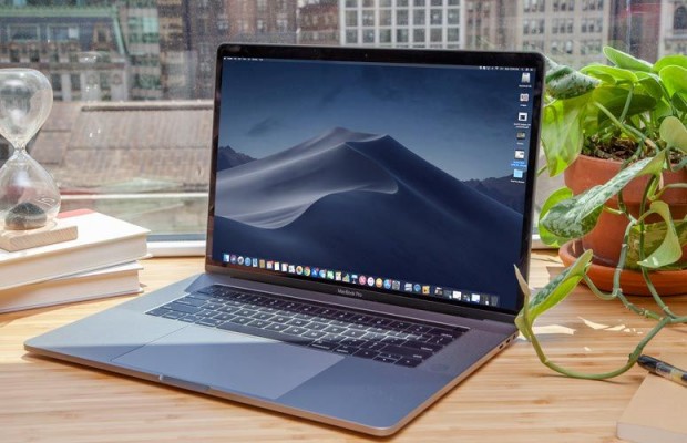 apple macbook pro side