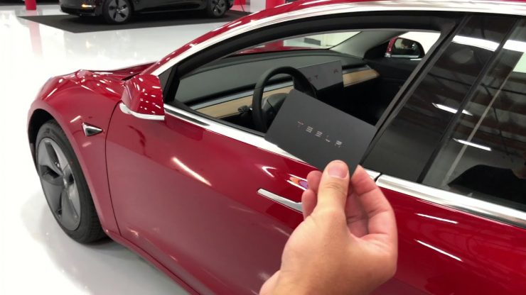 Kartu Tesla Model 3